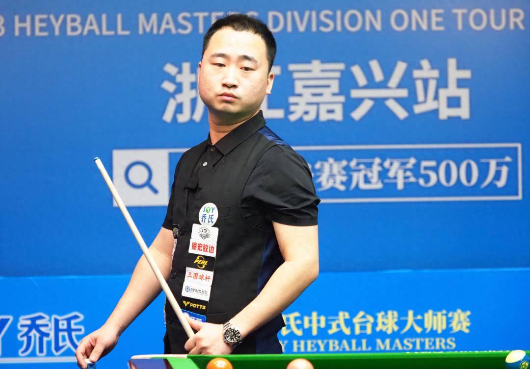 士的对战中 士的对战中