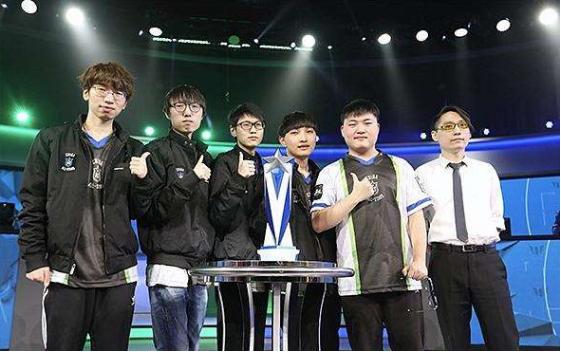 引起了足球 引起了足球